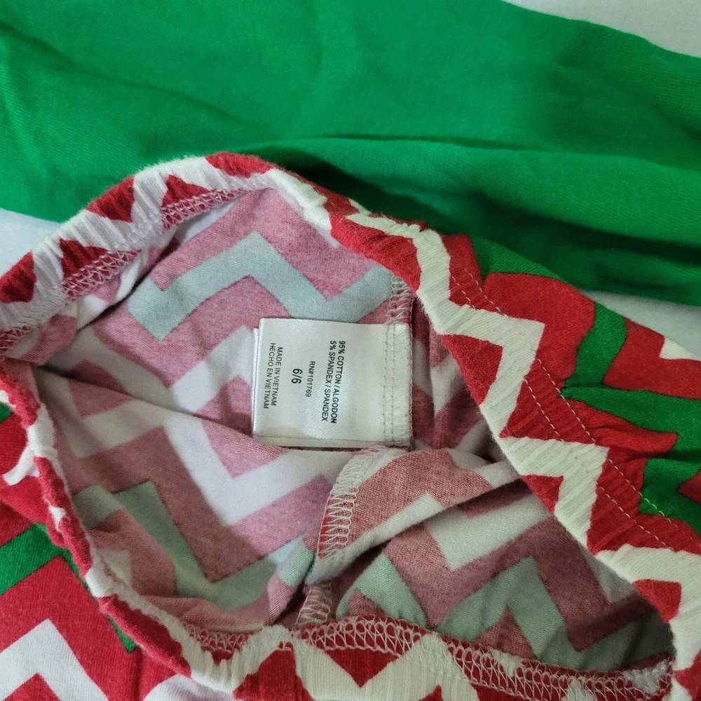 Good Lad Girls Green Christmas Stocking Tunic and Chevron Leggings Set 6/6X